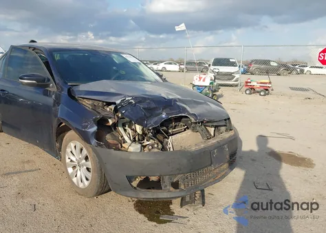 2013 Volkswagen Passat S z USA, uszkodzony, nr VIN 1VWAH7A37DC098993